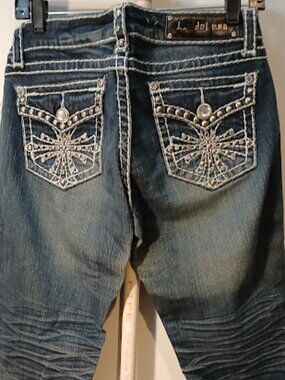 LA Idol Embellished Denim Capri Size 9
